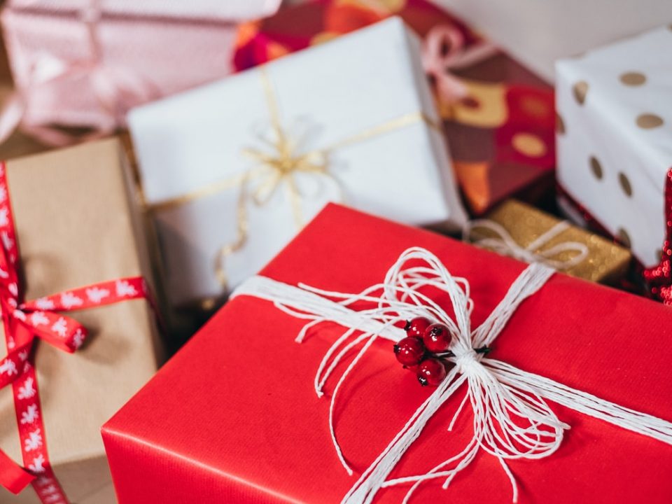 Șapte idei de cadouri personalizate potrivite pentru familie