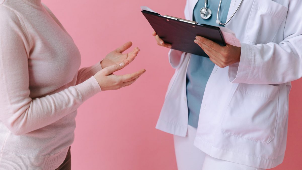 Sfatul medicului: Când se efectuează ecografia mamară?