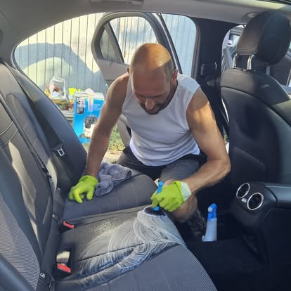 Igienizare tapițerie auto Oradea: serviciul local explicat prin dovezi